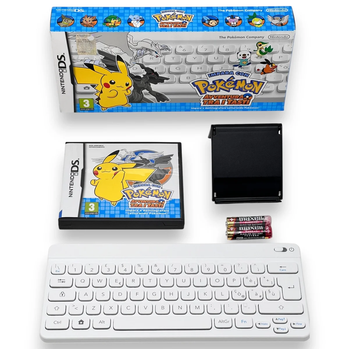 Contenuto della confezione: scheda di gioco DS, tastiera wireless Nintendo, supporto e batterie